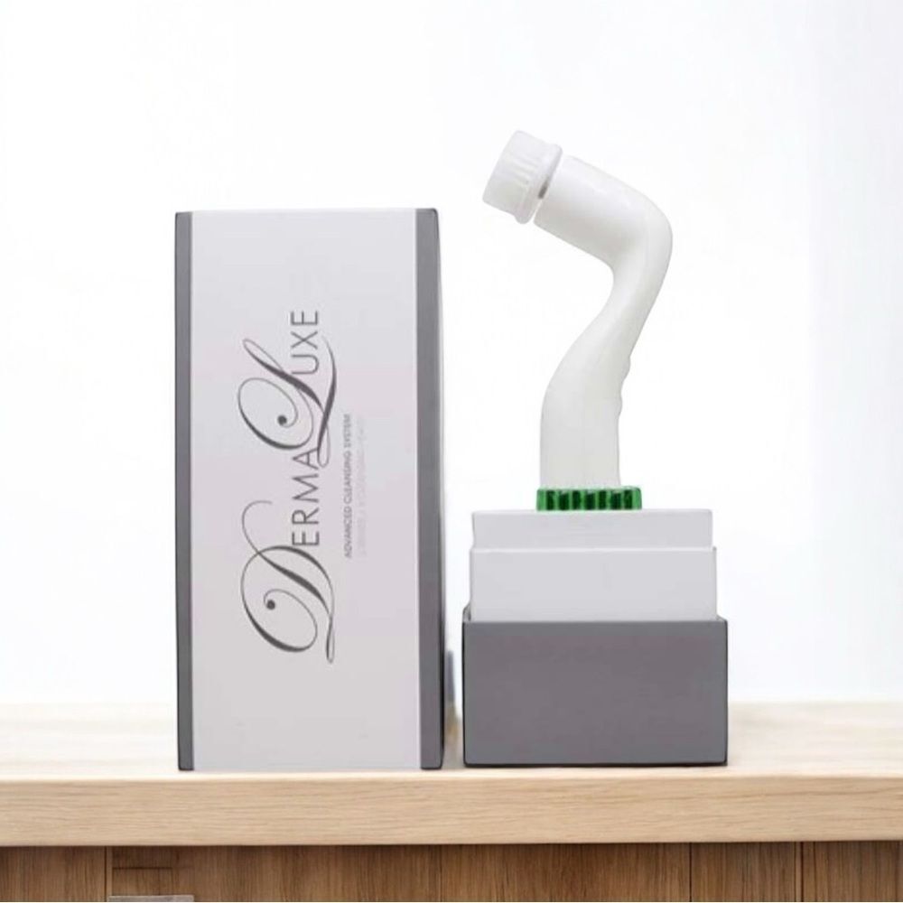 DermaLuxe Facial Cleansing Brush System 4 Heads 2 Speed Skincare Tool NEW